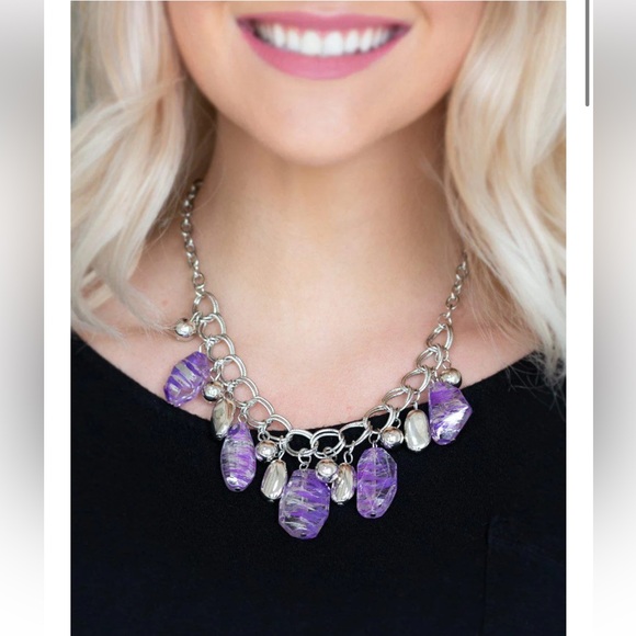 🟣🩶🟣 “CHROMA DRAMA” PURPLE NECKLACE WITH FREE EARRINGS ~ PAPARAZZI❗️🟣🩶🟣 - Picture 3 of 5